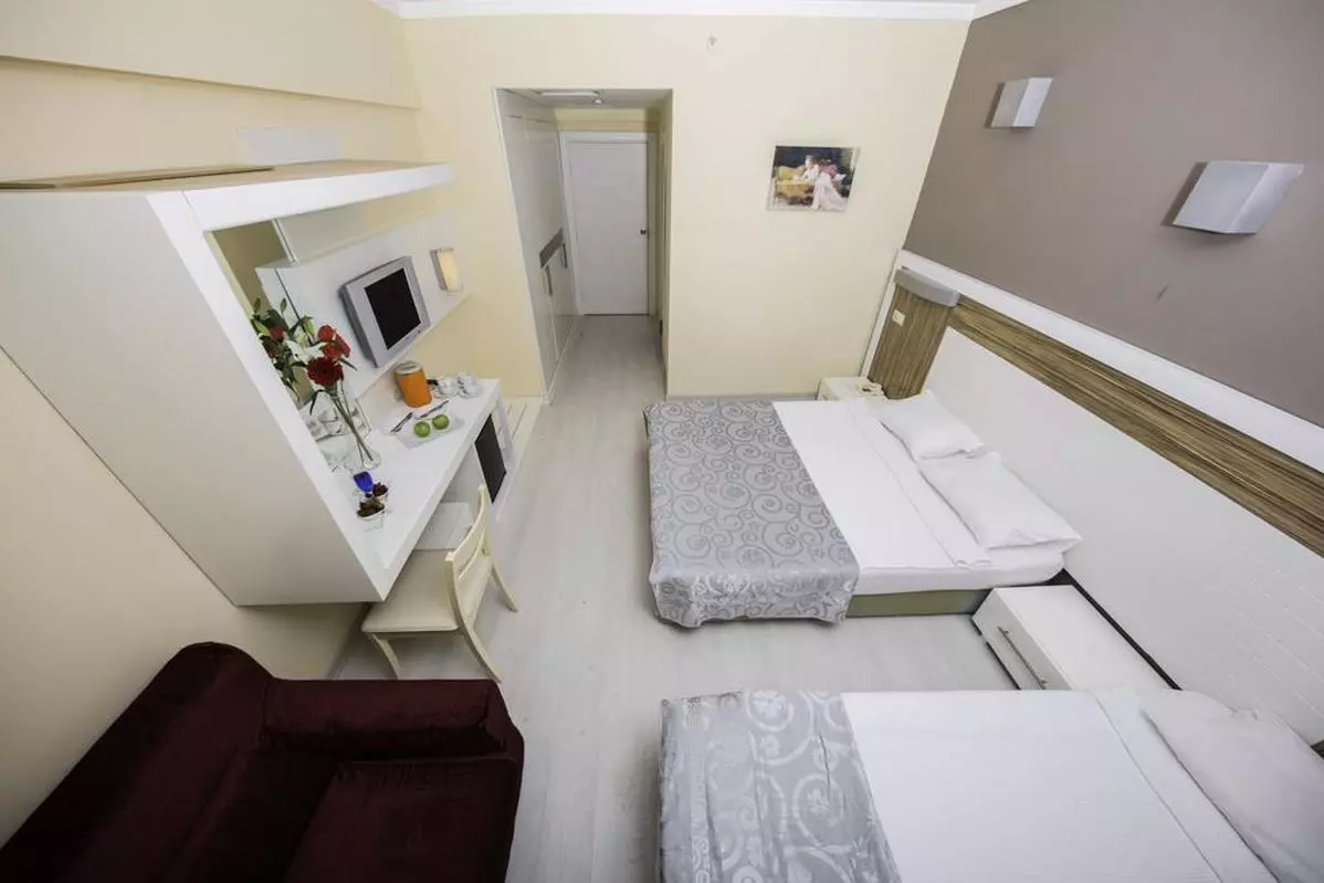 175713389 (Copy).jpg